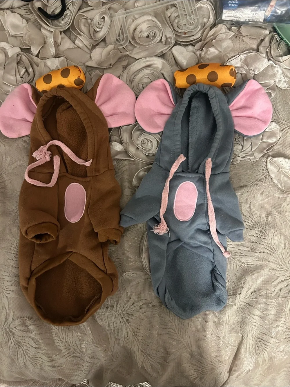Halloween costumes for puppy’s Size xs/s 2 mice